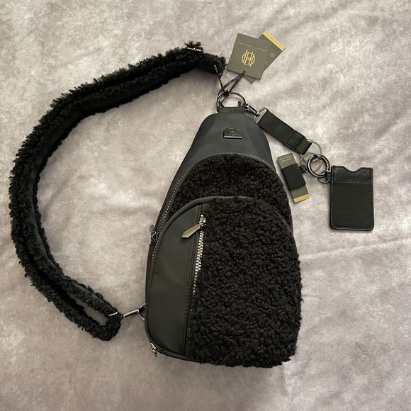 Women's Crossbody Sling Bag – Large Fanny Pack, Water-Resistant Nylon, Adjustable Strap (Black)